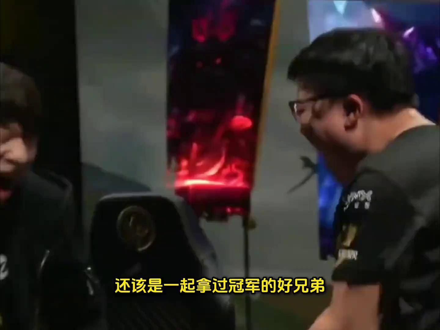 爱游戏体育-关于表现优异首场状态出色，勇士观众沸腾！，Uzi重返赛场引发球迷热议的信息