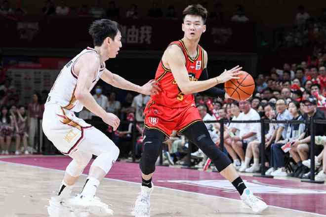 爱游戏-尼斯训练开放日；赛前完成体检引欢呼；CBA常规赛在即；赛季目标并未改变的简单介绍